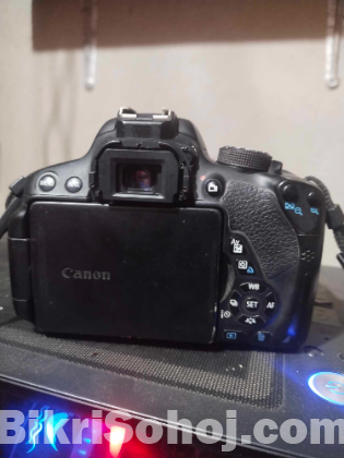 Canon 700 d